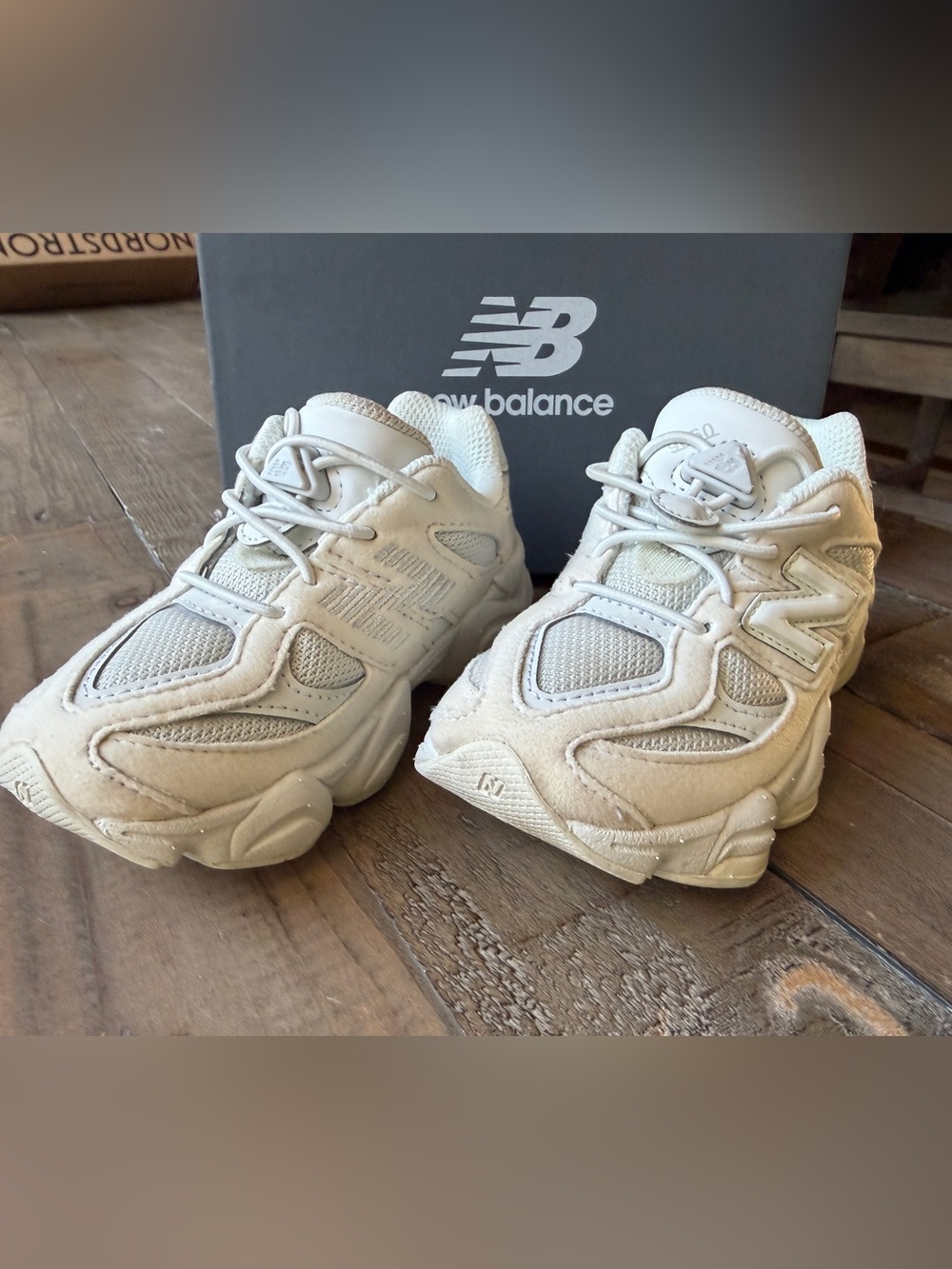 New Balance 9060 Bungee Toddler Size 8 Reflection Cream Sneakers
